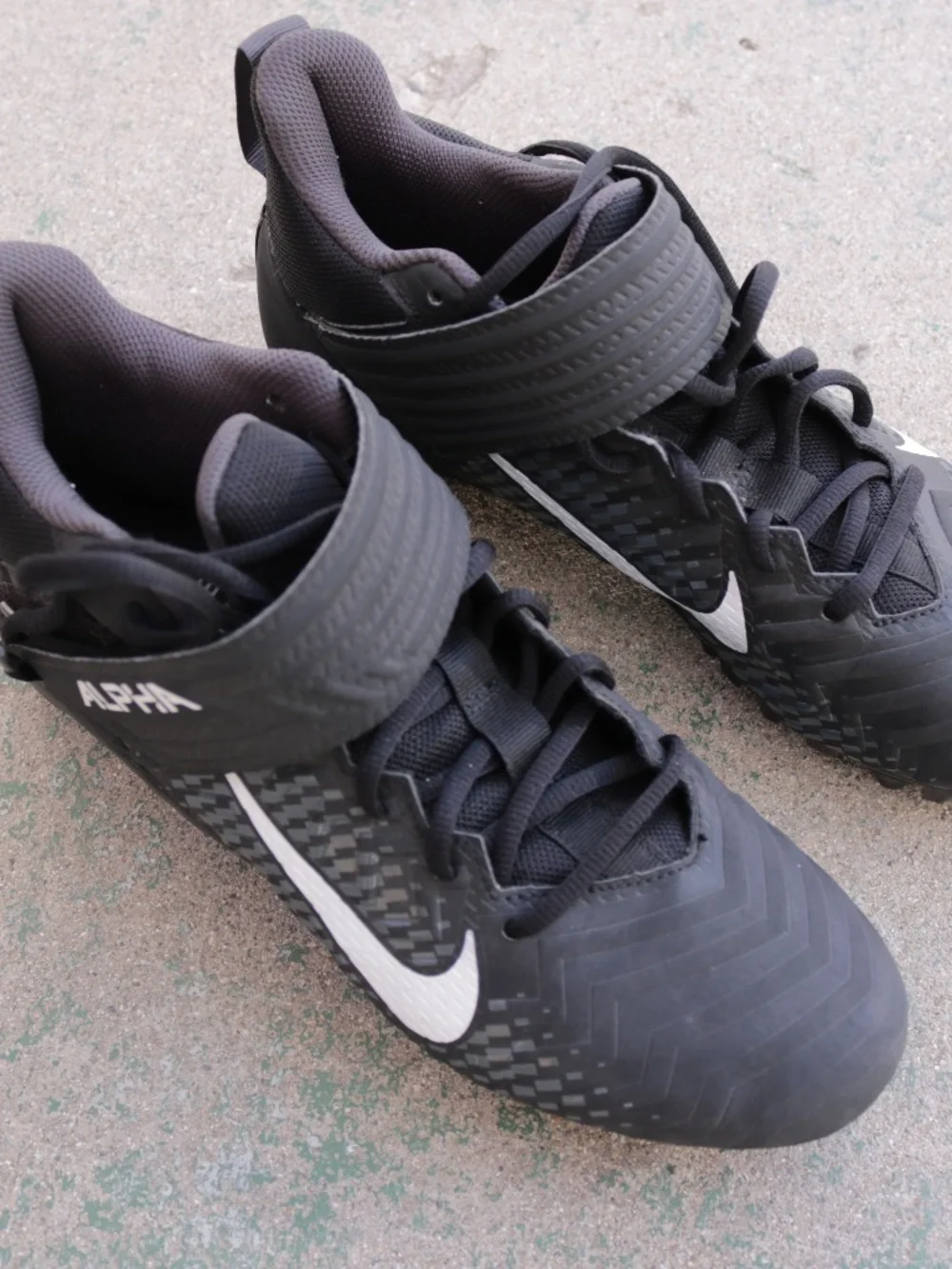 Nike Alpha Menace Varsity 2 Molded Football Cleats Men's Sz 9.5 Black AQ8154-001